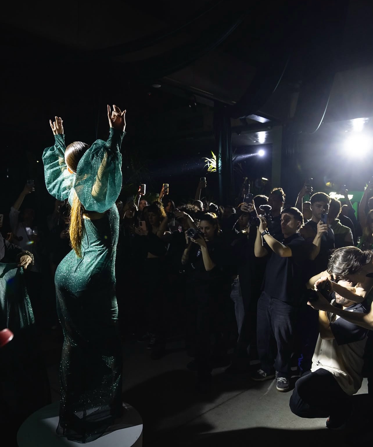 Performance artística durante un evento
